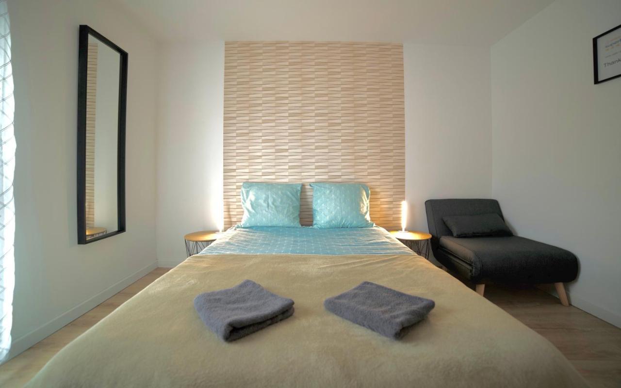 B&B Chez L'Habitant Chambre Privative Sur La Route Des Vins Tv Parking Box Velo Issenheim Exterior photo